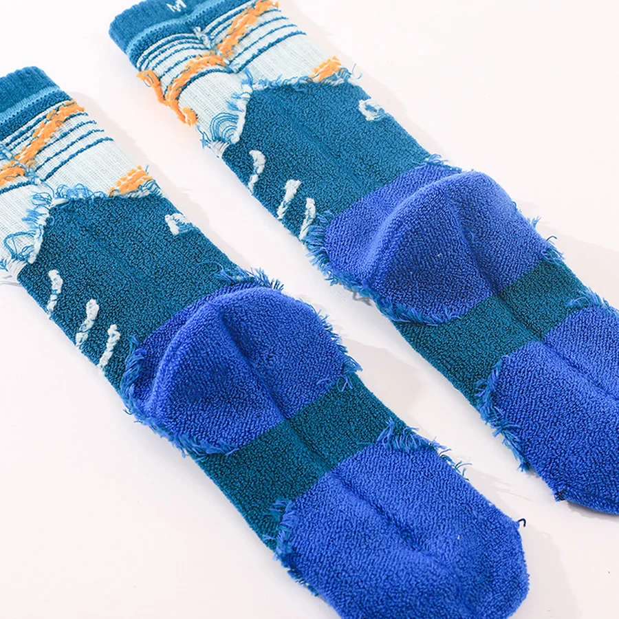 Outdoor Sports Adventure - 1 Pair of High-Top Wool Sports